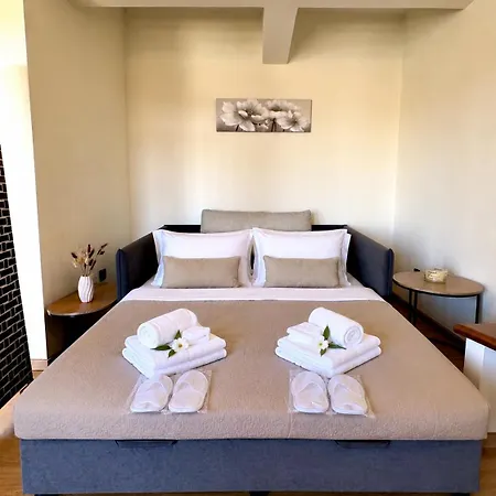 Luna Luxury House