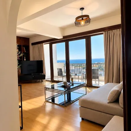 Luna Luxury House