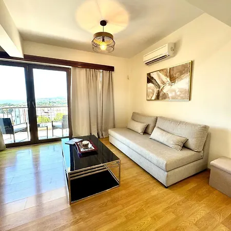 Luna Luxury House *