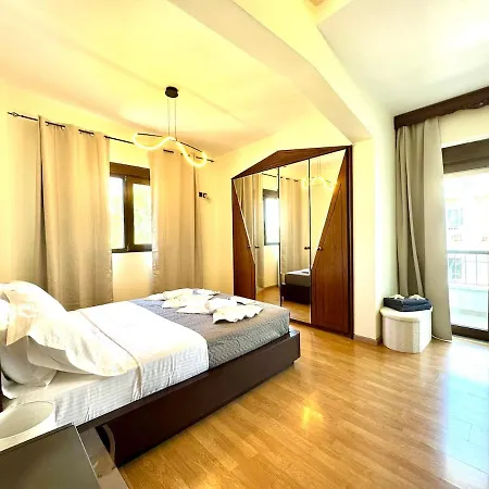 Luna Luxury House אסגורו