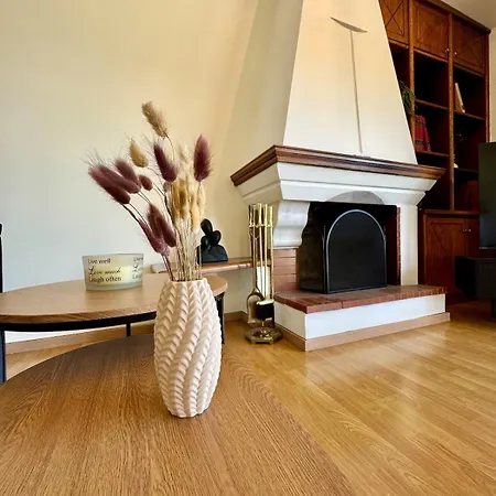 Luna Luxury House אסגורו