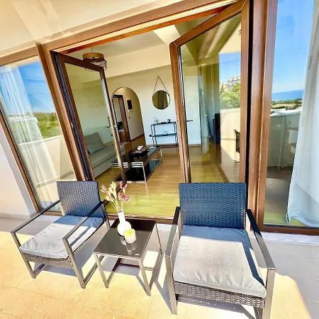 Luna Luxury House אסגורו