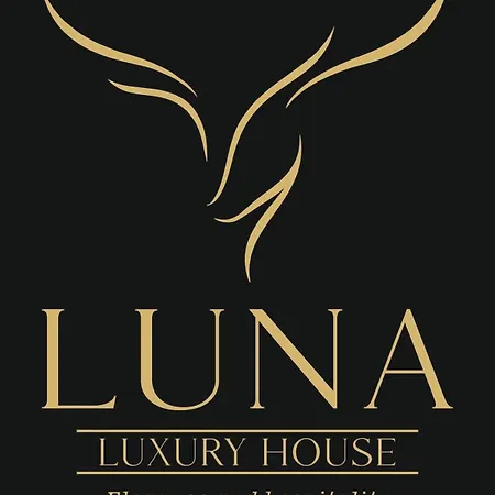 Luna Luxury House דירה